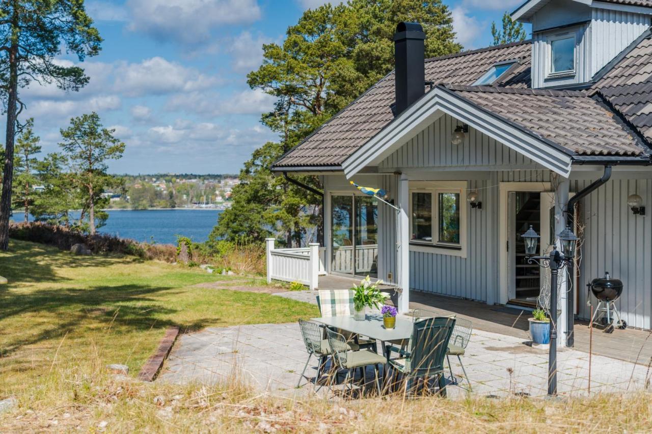 Elegant Home With Stunning Sea View And Garden Стокгольм Экстерьер фото